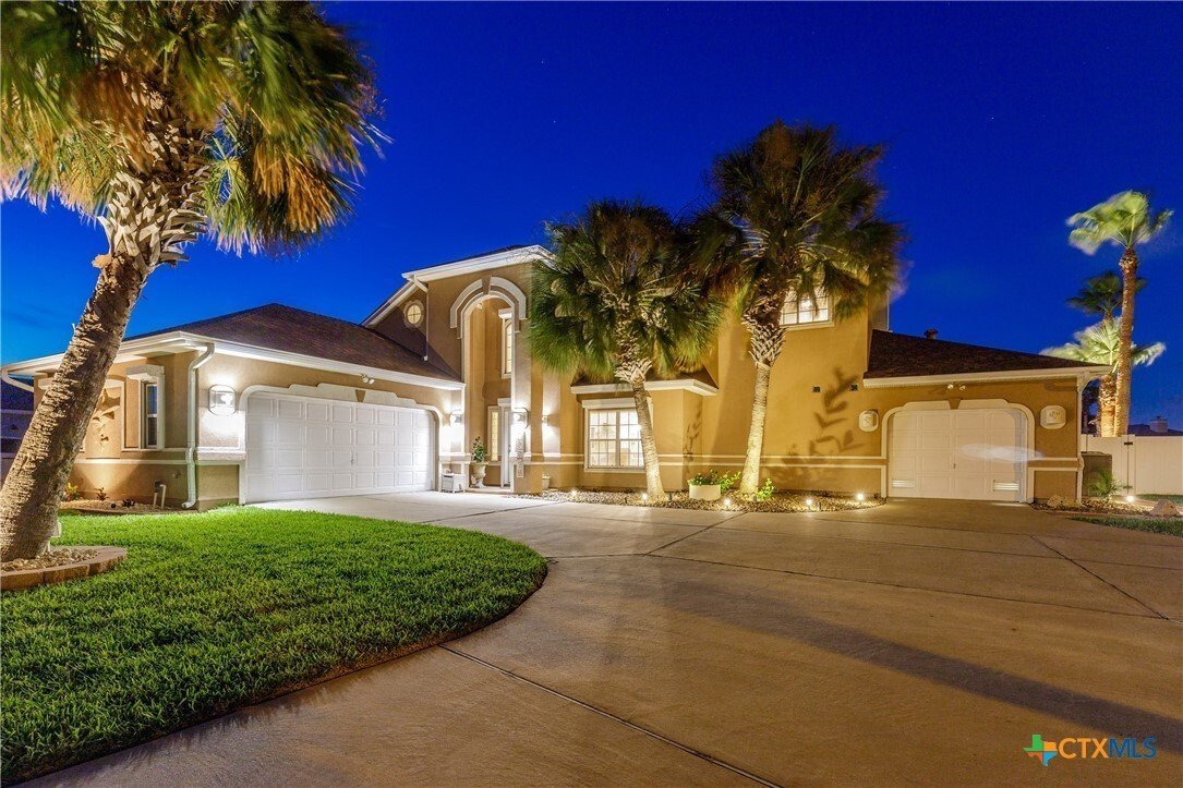 House in Corpus Christi, Texas, United States 1 - 17302147