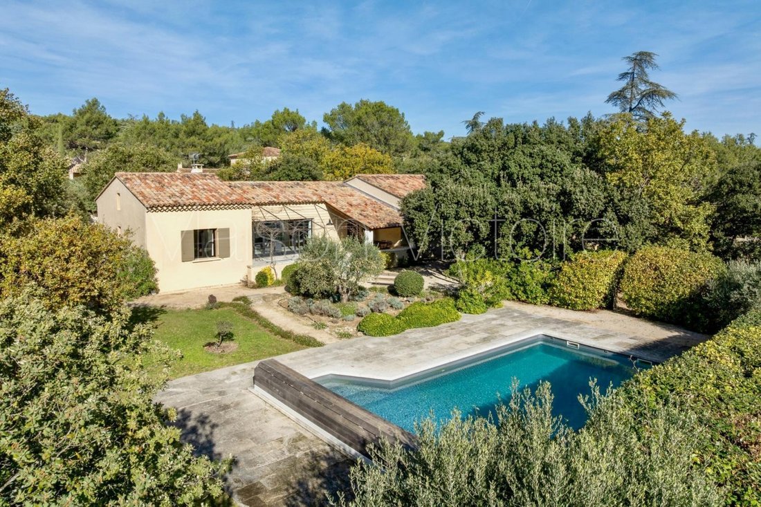 House in Cabrières-d'Avignon, Provence-Alpes-Côte d'Azur, France 2 - 17303052