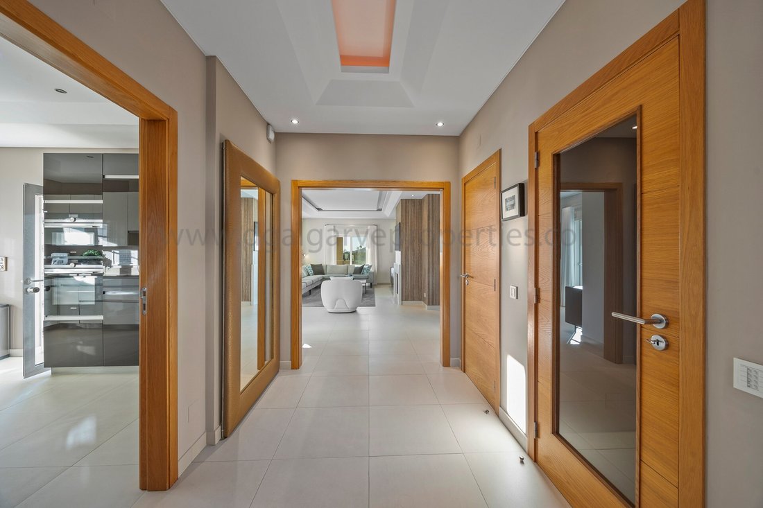 Villa in Loule (Sao Clemente), Algarve, Portugal 4 - 17302877