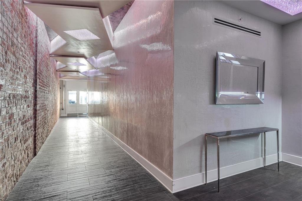 Condo in New Orleans, Louisiana, United States 4 - 17303943