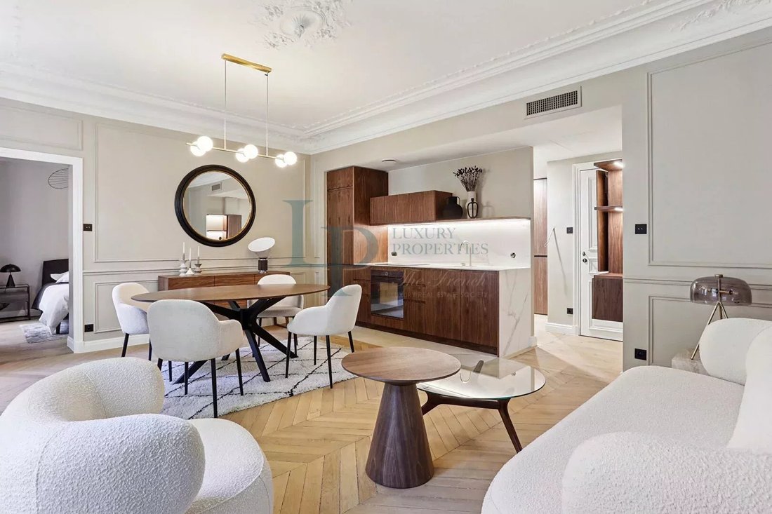 Apartment in Saint Philippe du Roule, Paris 8e Arrondissement, Paris 2 - 17302728