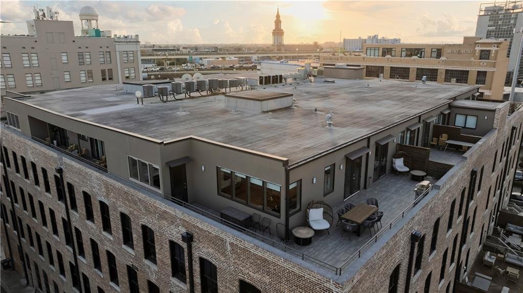 Condo in New Orleans, Louisiana, United States 3 - 17304041