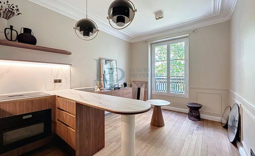 Apartment in Saint Philippe du Roule, Paris 8e Arrondissement, Paris 1