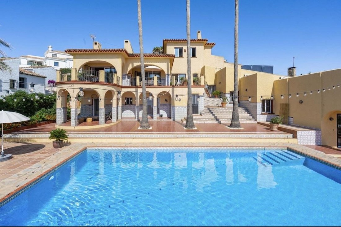 Villa in Estepona, Andalusia, Spain 2 - 17302660