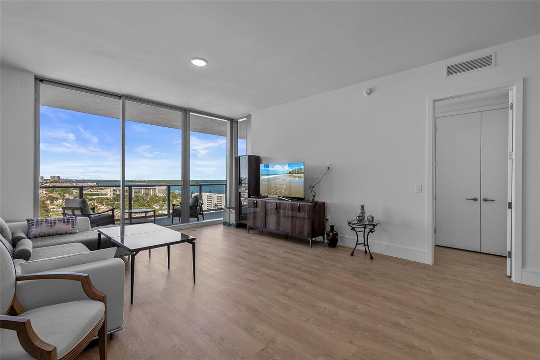 Condo in Lake Park, Florida, United States 3 - 17302115