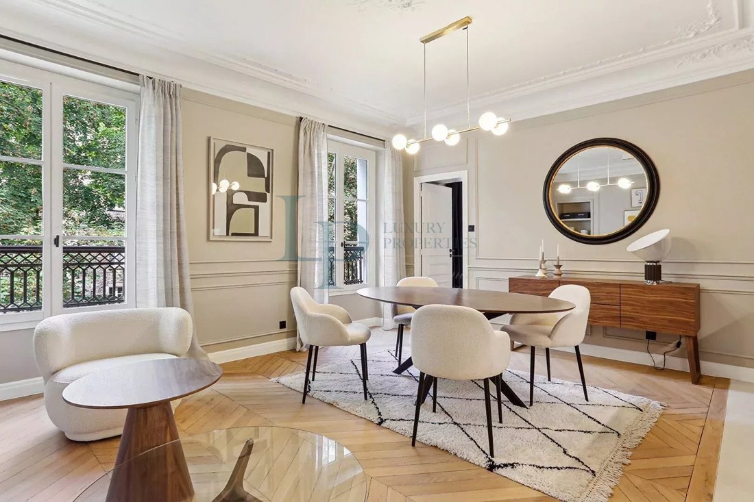Apartment in Saint Philippe du Roule, Paris 8e Arrondissement, Paris 1 - 17302728