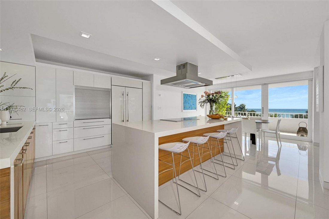 Condo in Key Biscayne, Florida, United States 1 - 17302183
