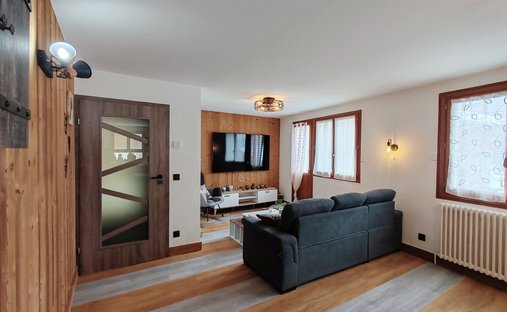 House in Montagny, Auvergne-Rhône-Alpes, France 1