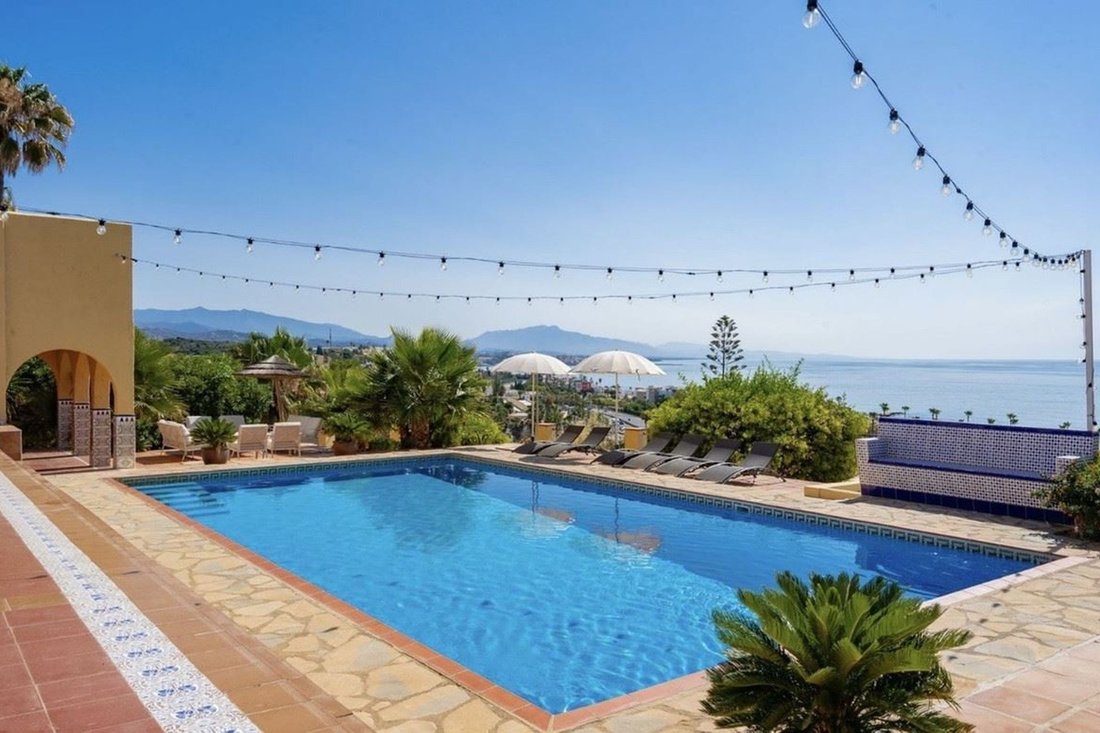 Villa in Estepona, Andalusia, Spain 3 - 17302660