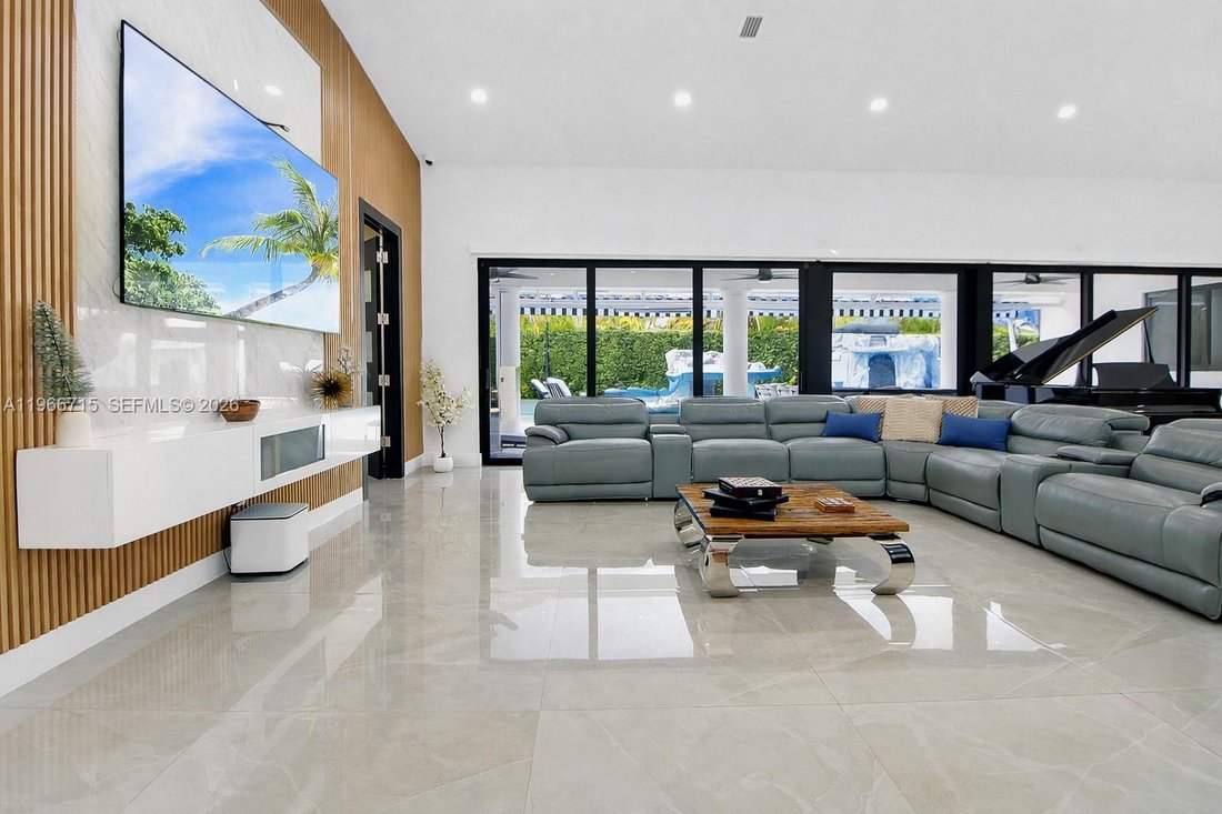 House in Miami, Florida, United States 2 - 17242512