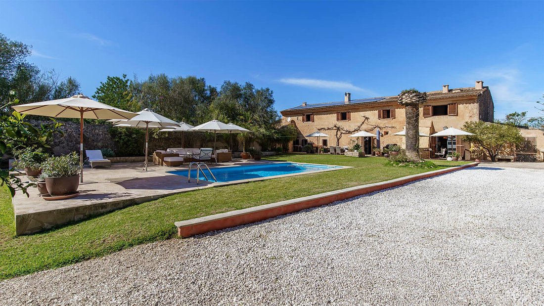 Finca in Llucmajor, Balearic Islands, Spain 2 - 17302601
