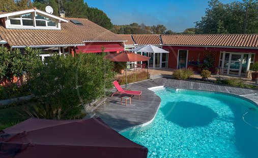 Villa in Exterieur, Langon, France 1