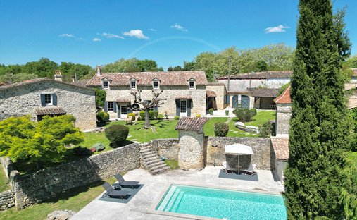 Villa in Rauzan, Nouvelle-Aquitaine, France 1