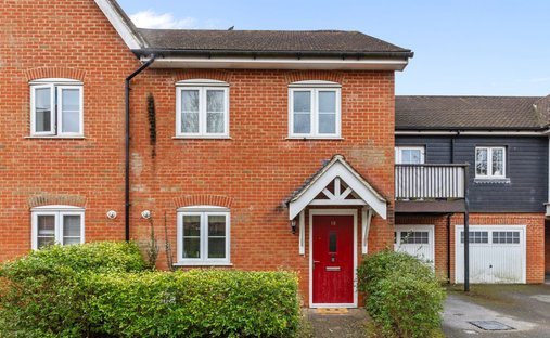 House in Broadbridge Heath, England 1
