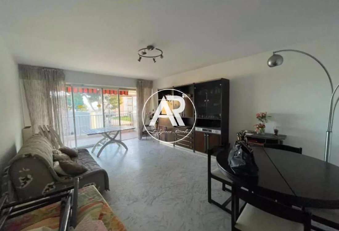 Apartment in Saint-Laurent-du-Var, Provence-Alpes-Côte d'Azur, France 2 - 17302570