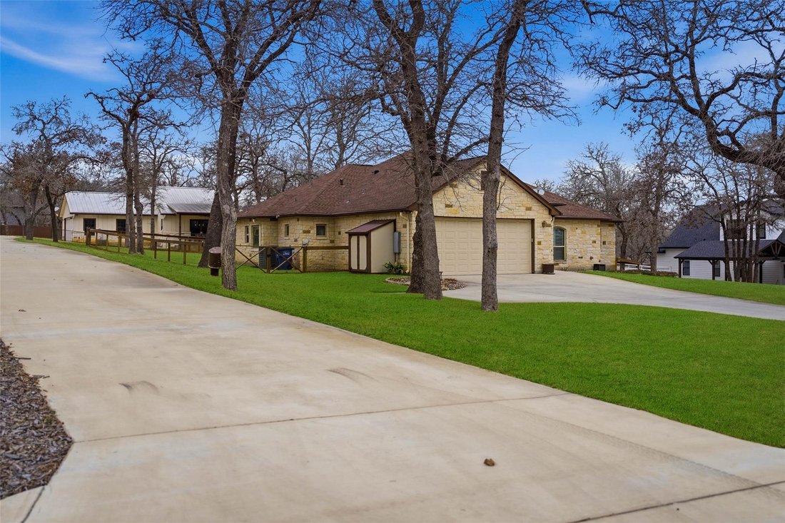 House in La Vernia, Texas, United States 4 - 17305758