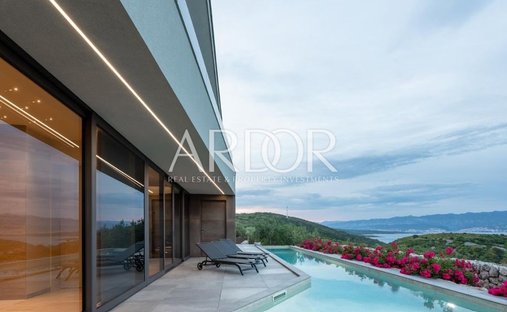 Villa in Vrbnik, Primorje-Gorski Kotar County, Croatia 1