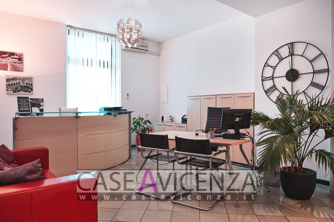 Villa in Grisignano di Zocco, Veneto, Italy 2 - 17306461