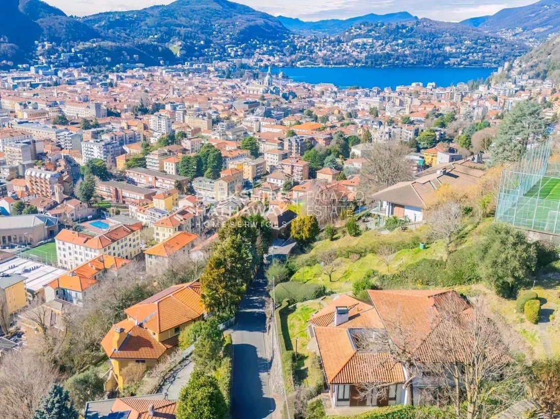 Villa in Garzola-Civiglio, Como, Lombardy 1 - 17305844