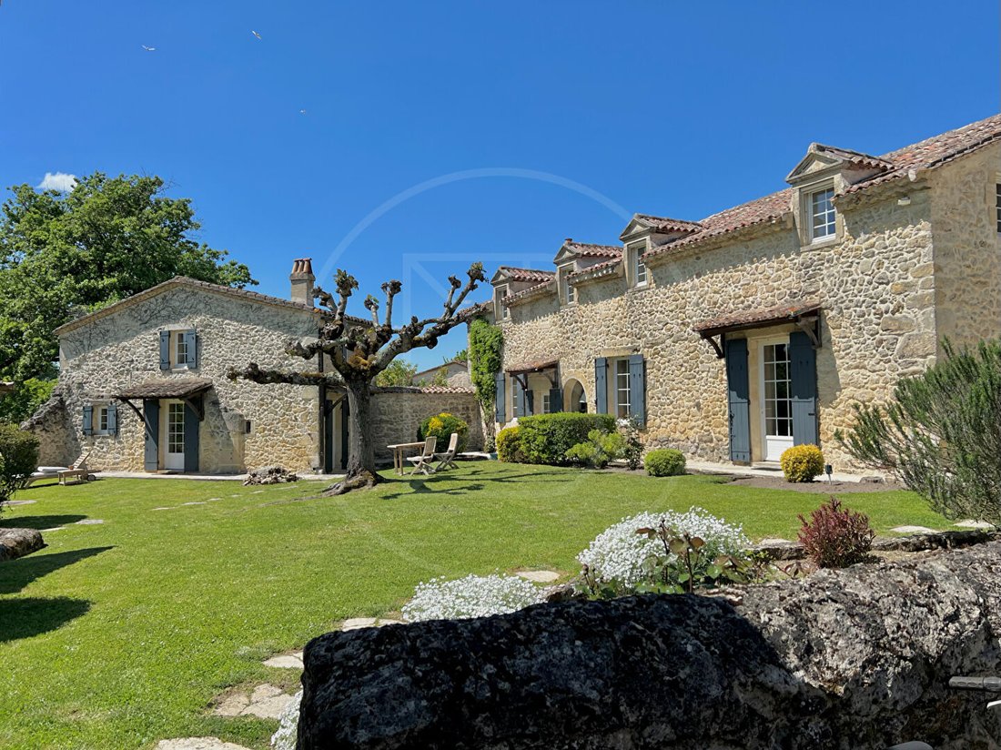 Villa in Rauzan, Nouvelle-Aquitaine, France 2 - 17302331