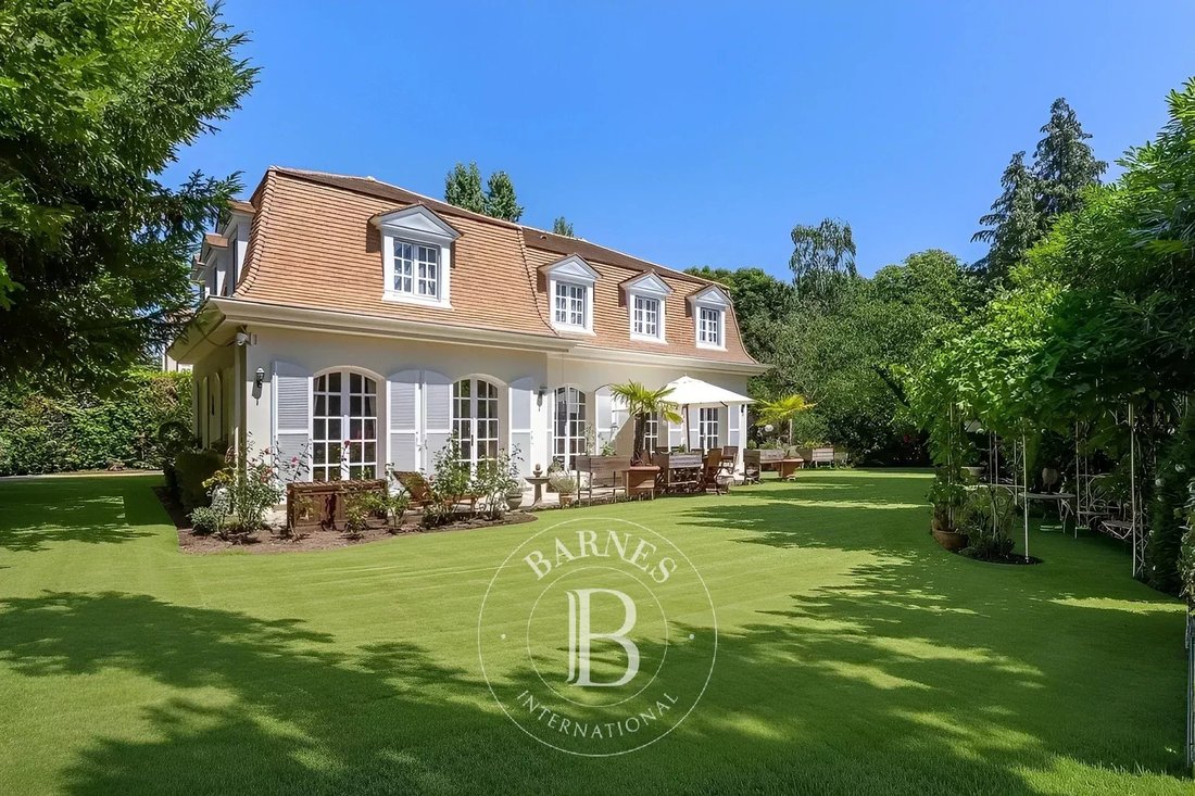 House in Charlemagne, Maisons-Laffitte, France 2 - 15932174