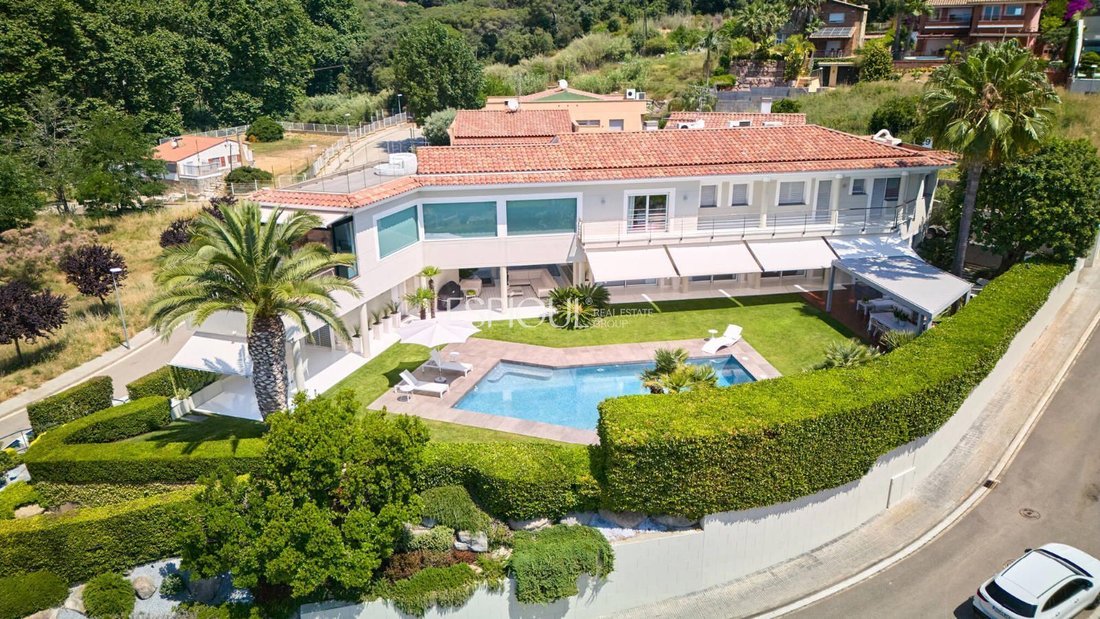 Villa in Sant Pol de Mar, Catalonia, Spain 4 - 17303964