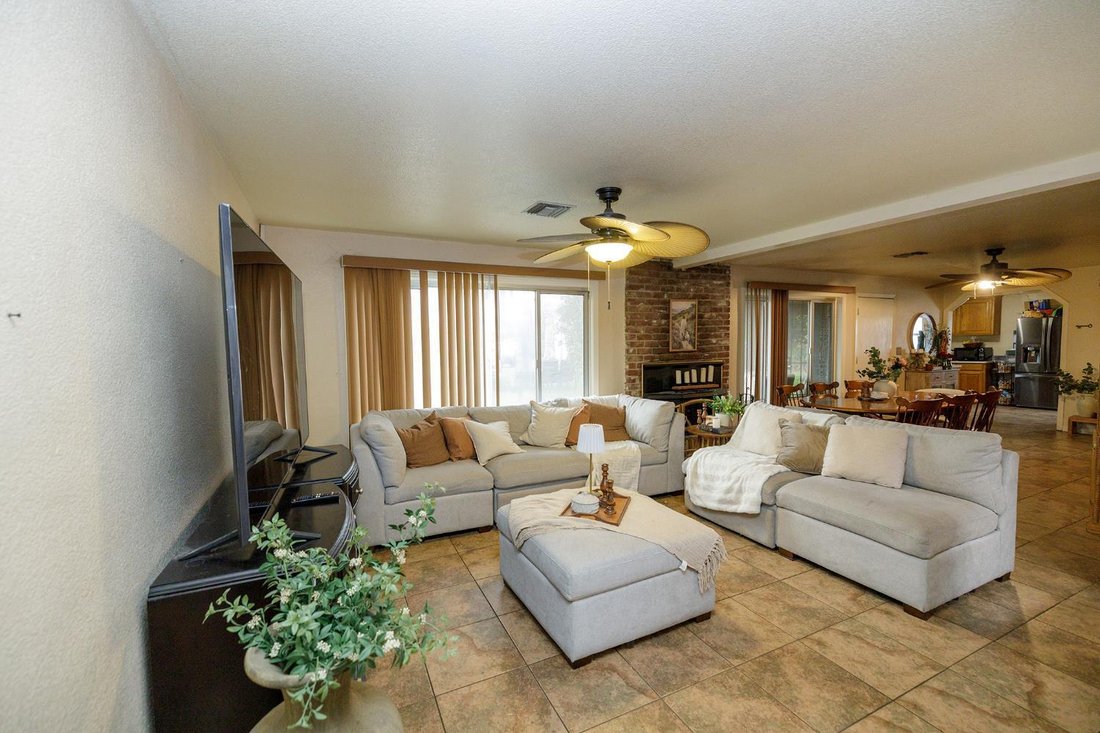 House in Modesto, California, United States 4 - 17303616