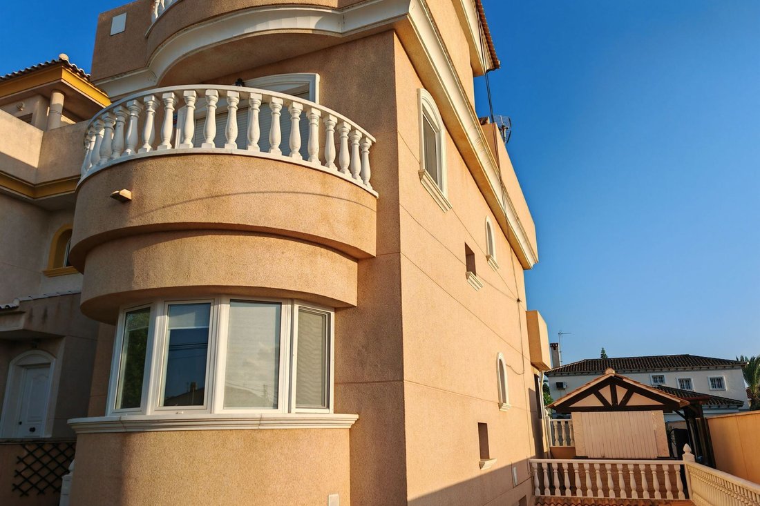 Villa in Torrevieja, Valencian Community, Spain 4 - 17303005