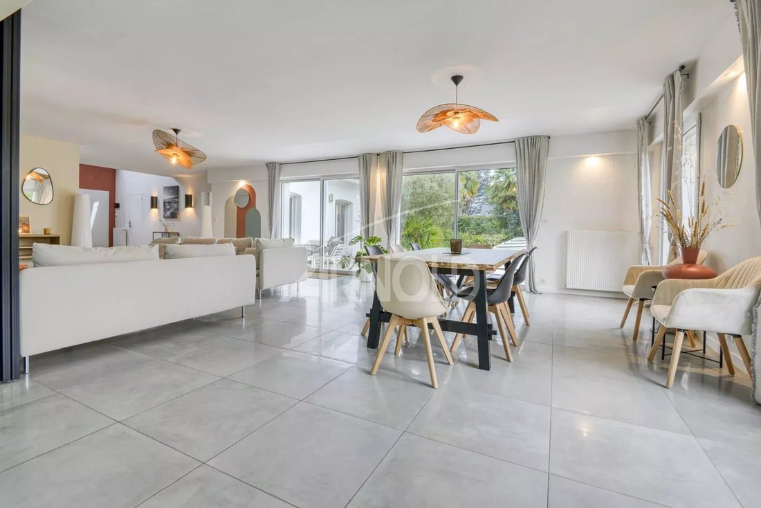 House in La Chapelle-sur-Erdre, Pays de la Loire, France 3 - 17302723