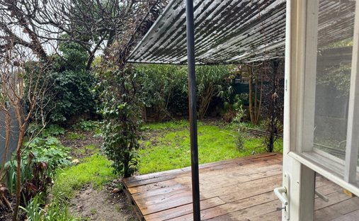 Land in Est, Lorgues, France 1