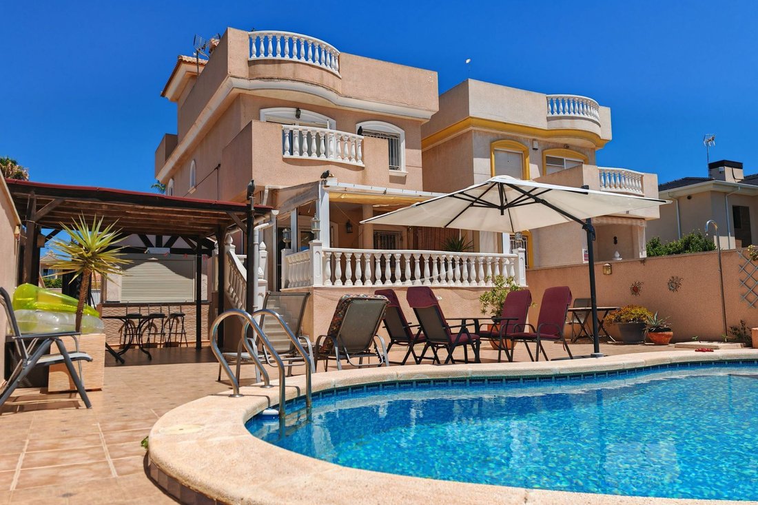 Villa in Torrevieja, Valencian Community, Spain 1 - 17303005
