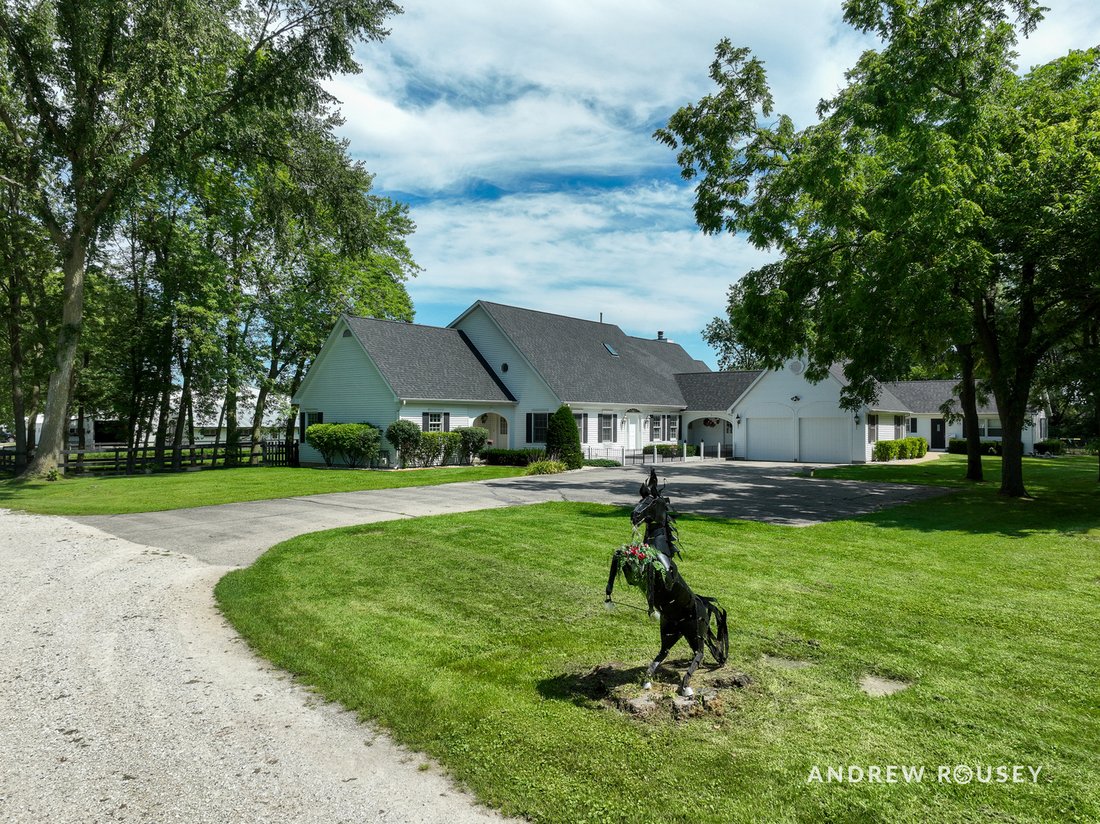 House in Antioch, Illinois, United States 1 - 17305249
