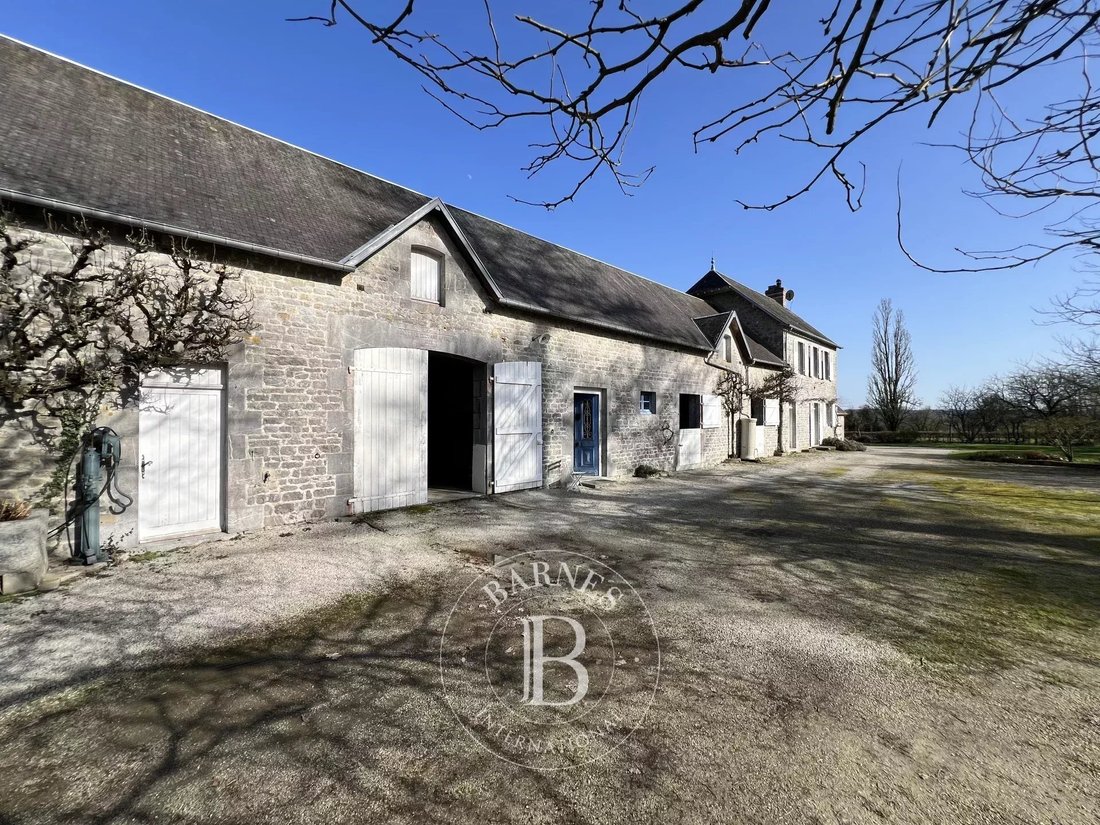 Estate in Quettreville-sur-Sienne, Normandy, France 3 - 17302772