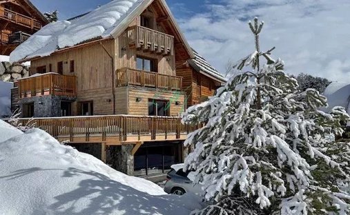 Chalet en Saint-Étienne-de-Tinée, Provenza-Alpes-Costa Azul, Francia 1