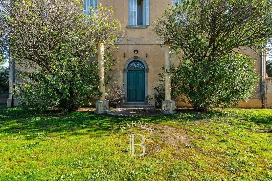 Villa in L'Île-Rousse, Corsica, France 1 - 17302845