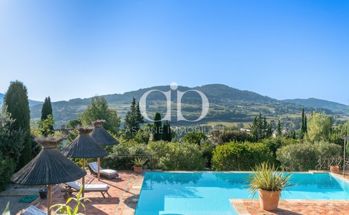 Schloss in Le Castellet, Provence-Alpes-Côte d'Azur, Frankreich 1