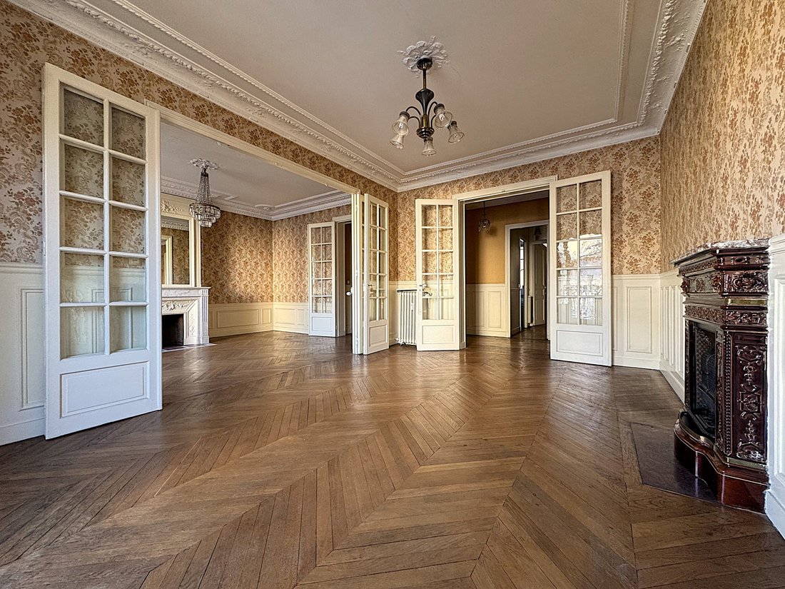 Apartment in Bois de Boulogne, Paris 16e Arrondissement, Paris 4 - 17302425
