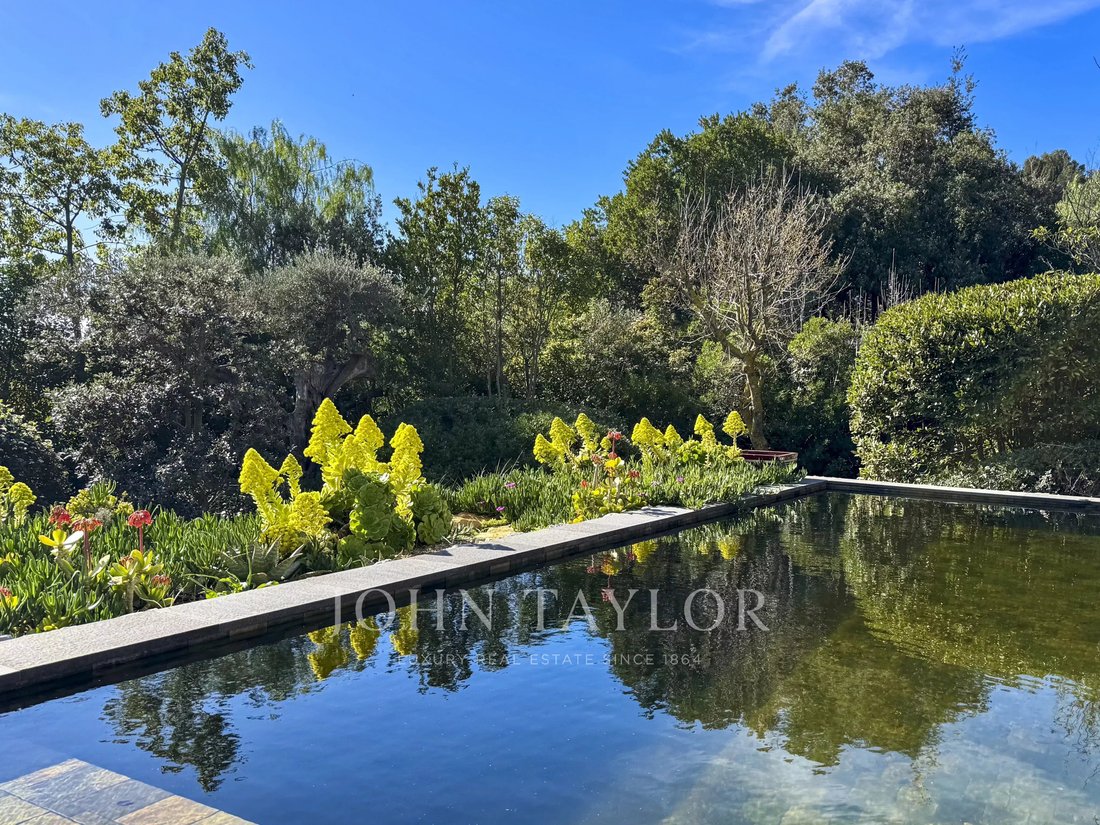 Villa in Beaucours-La Gorguette-La Morvenede, Sanary-sur-Mer, France 2 - 17302913