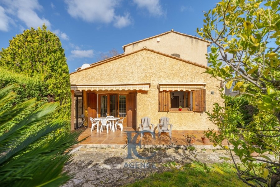 House in Saint-Cyr-sur-Mer, Provence-Alpes-Côte d'Azur, France 1 - 17302417