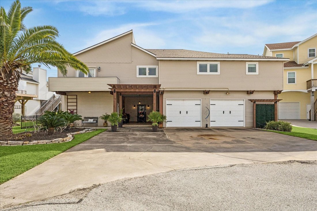House in Galveston, Texas, United States 1 - 17304766