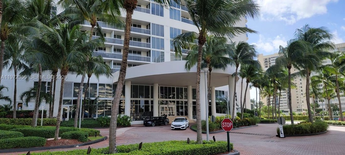 Condo in Hallandale Beach, Florida, United States 1 - 17305418
