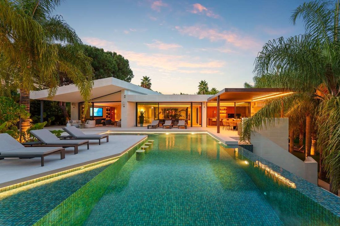 Villa in Marbella, Andalusia, Spain 1 - 17303428