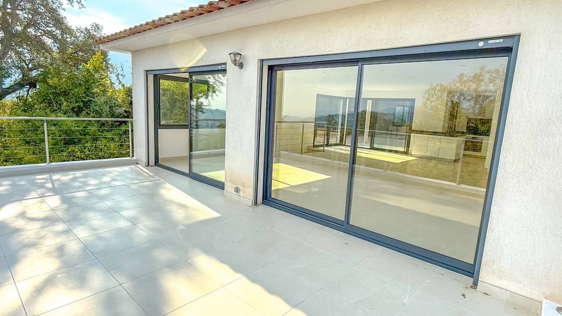 Villa in Les Adrets-de-l'Estérel, Provence-Alpes-Côte d'Azur, France 4 - 17302652