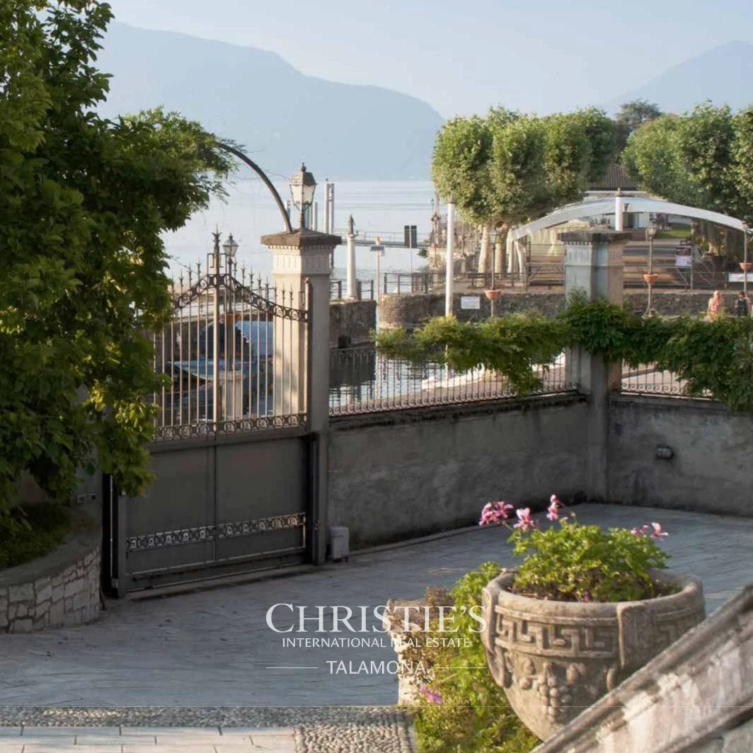Villa in Porto Valtravaglia, Lombardy, Italy 3 - 17302686