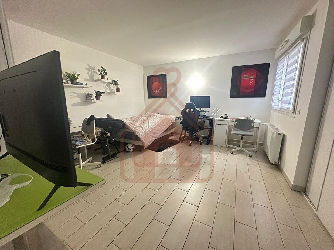 House in Villejuif, Ile-de-France, France 2 - 17306992
