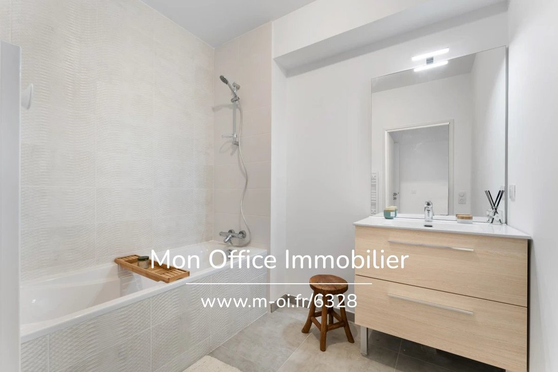 Apartment in Mazenod-Bellevue-Saint Donat-Banon, Aix-en-Provence, France 4 - 17302721