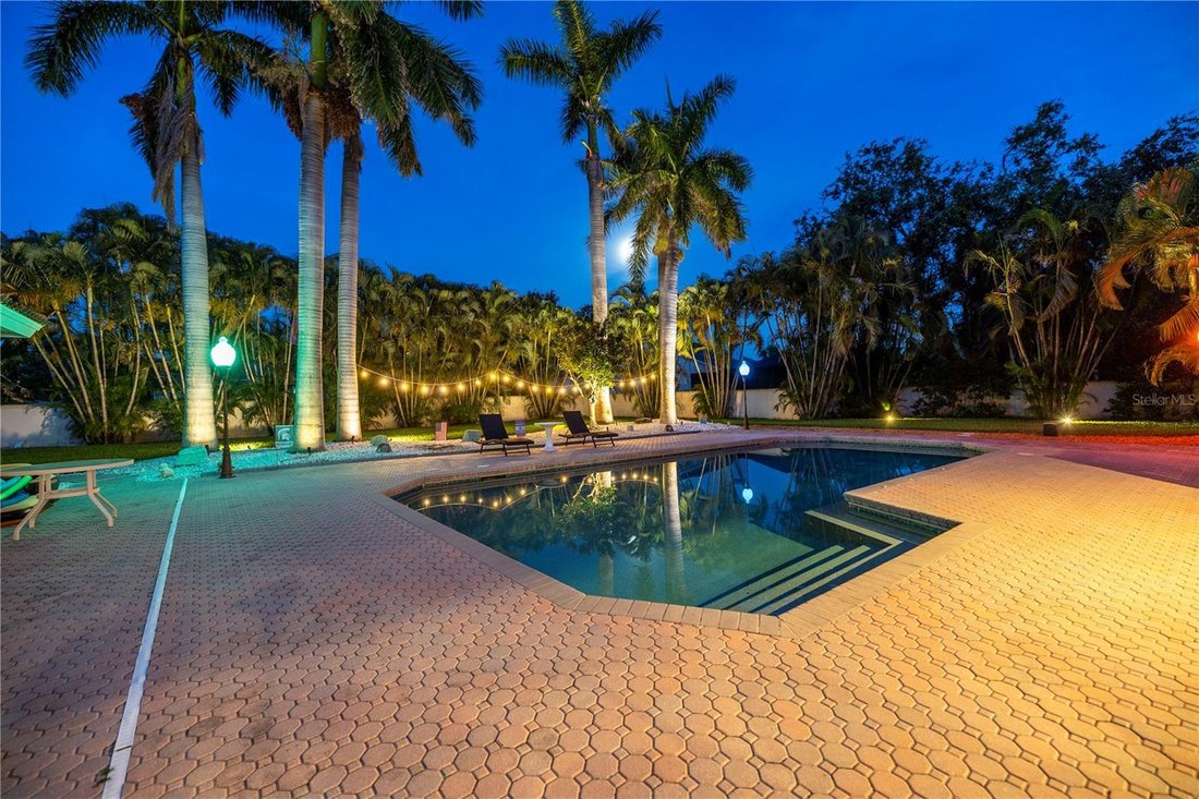 House in St. Petersburg, Florida, United States 3 - 17305180