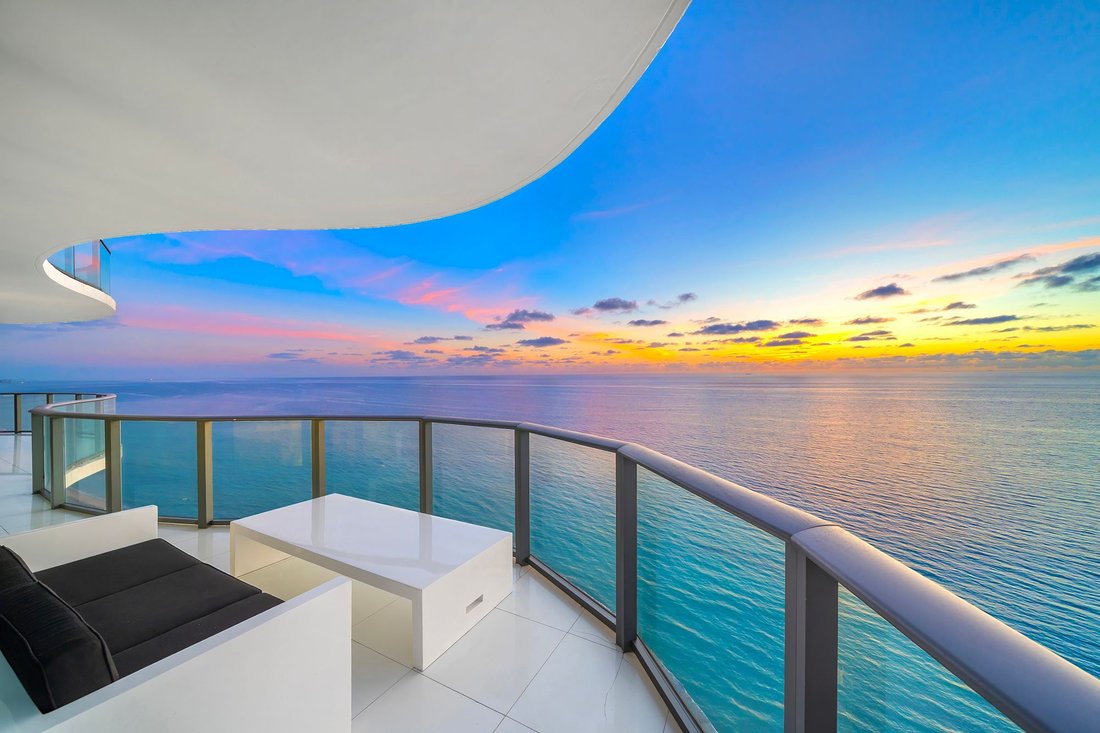Condo in Sunny Isles Beach, Florida, United States 1 - 17307105