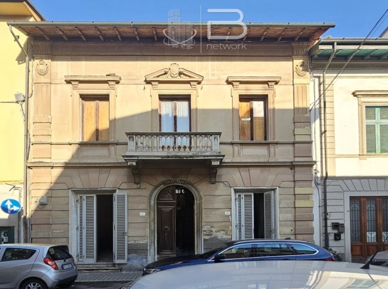 Villa in Historic Center, Viareggio, Tuscany 1 - 17304012