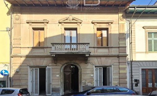 Villa in Historic Center, Viareggio, Tuscany 1